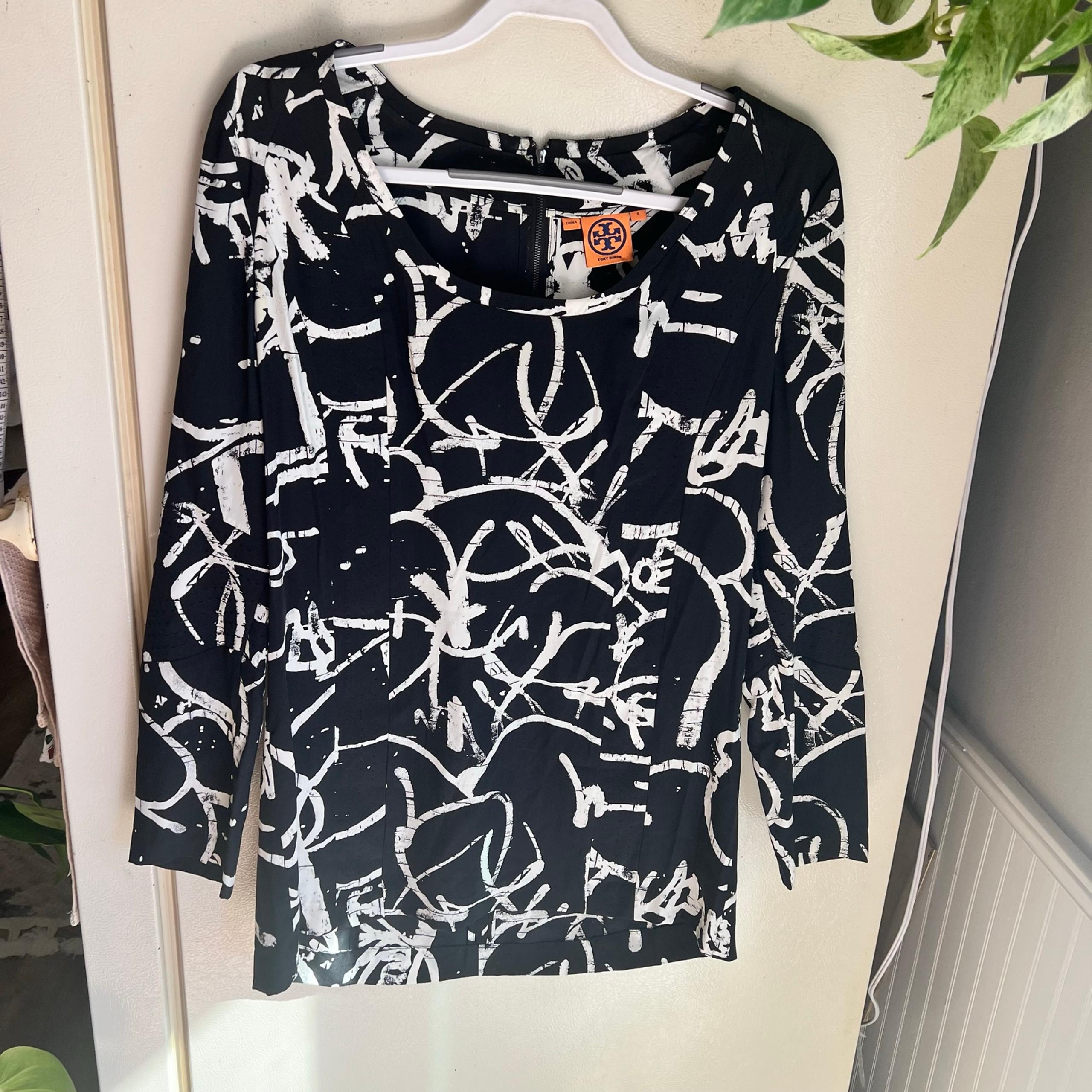 Tory Burch 100% Silk Tunic Women Size 8 Black/White Pattern Scoop Neck Modern
