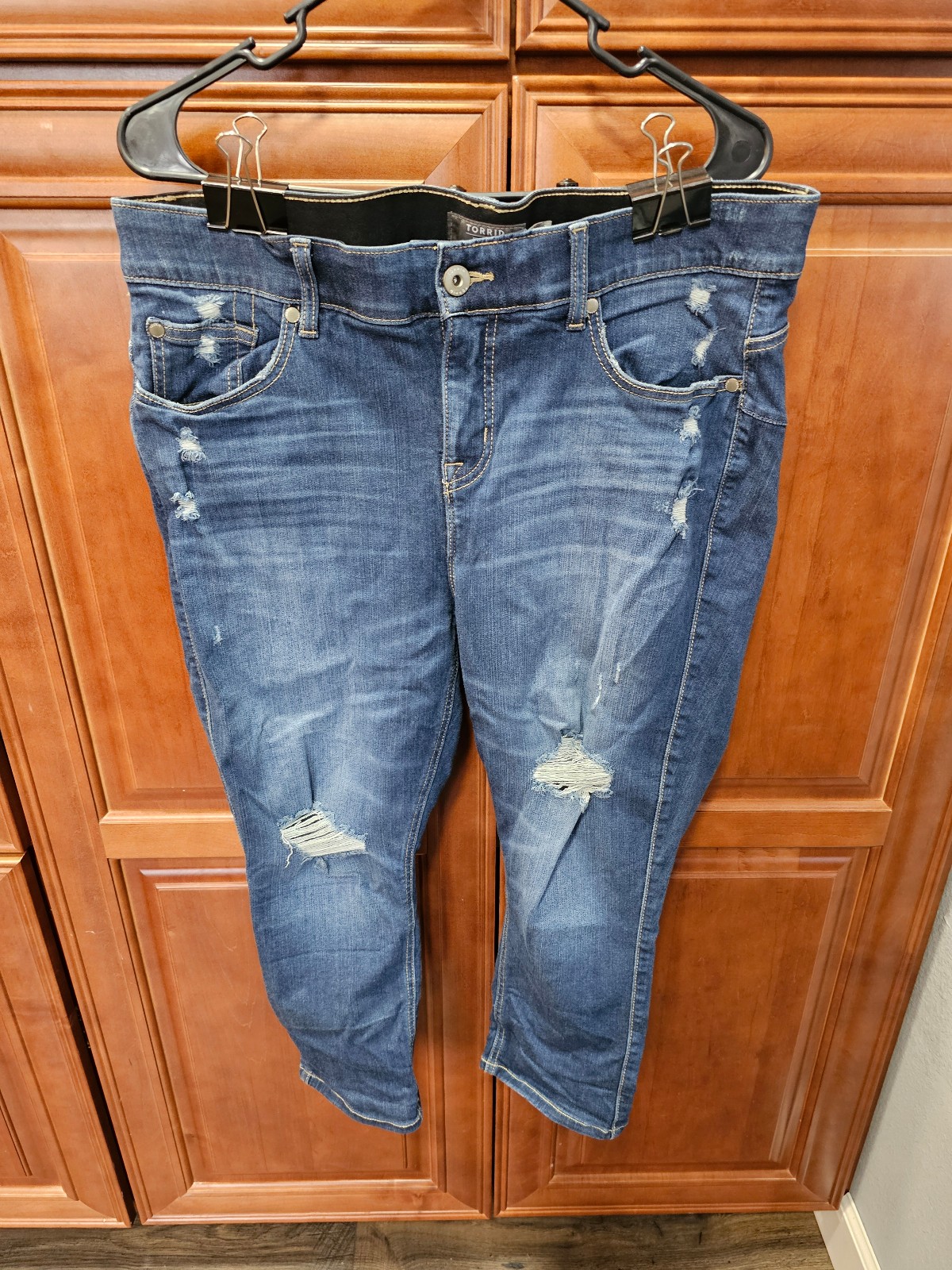 Torrid Bombshell Skinny Crop/Capris #580