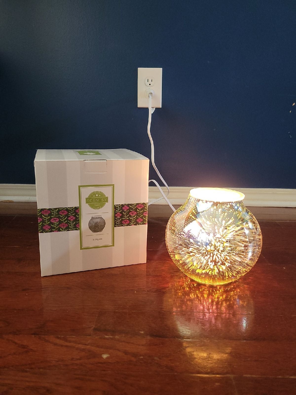 NIB Scentsy Stargaze Warmer