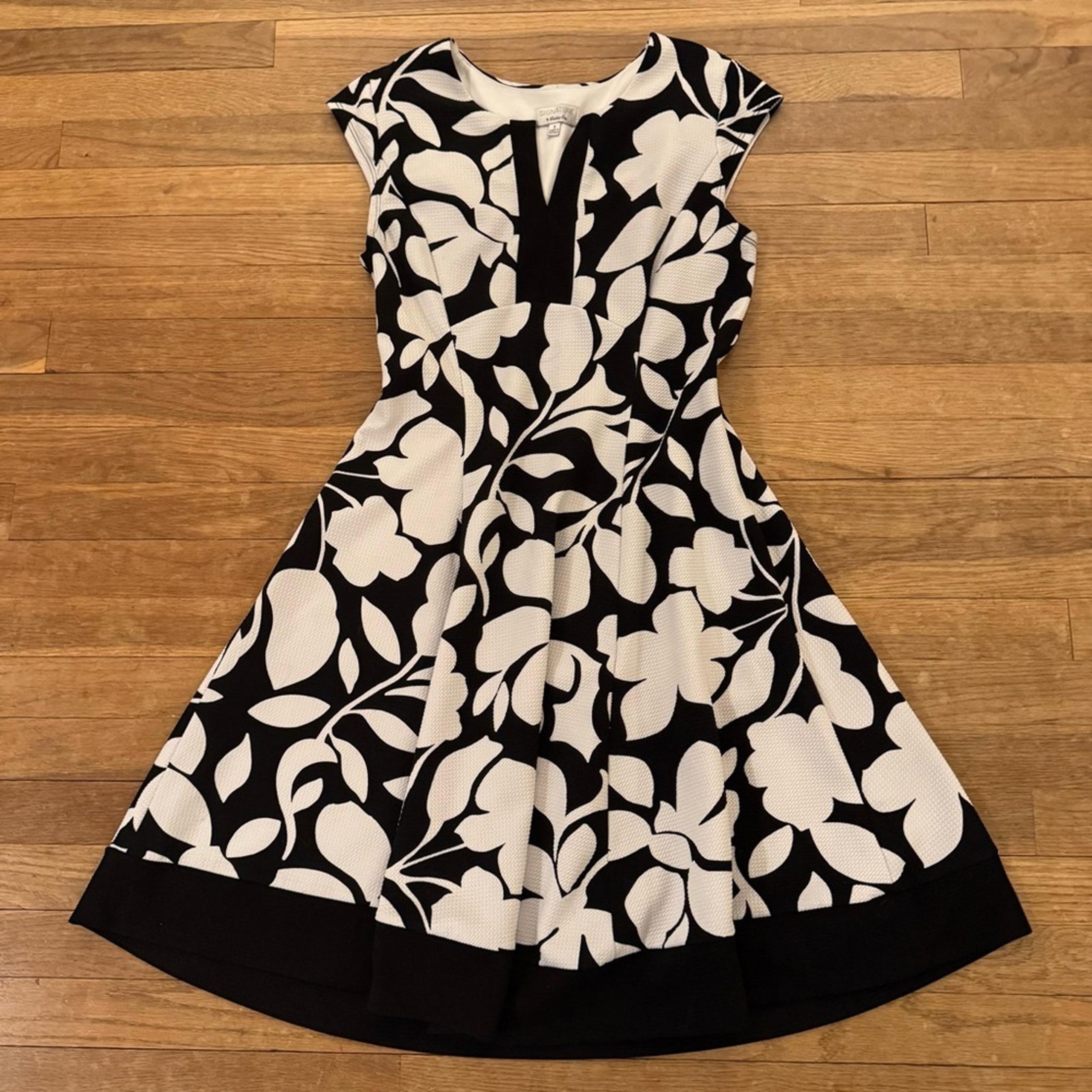 Robbie Bee black white cap sleeve knee length a-line dress size small S
 b35