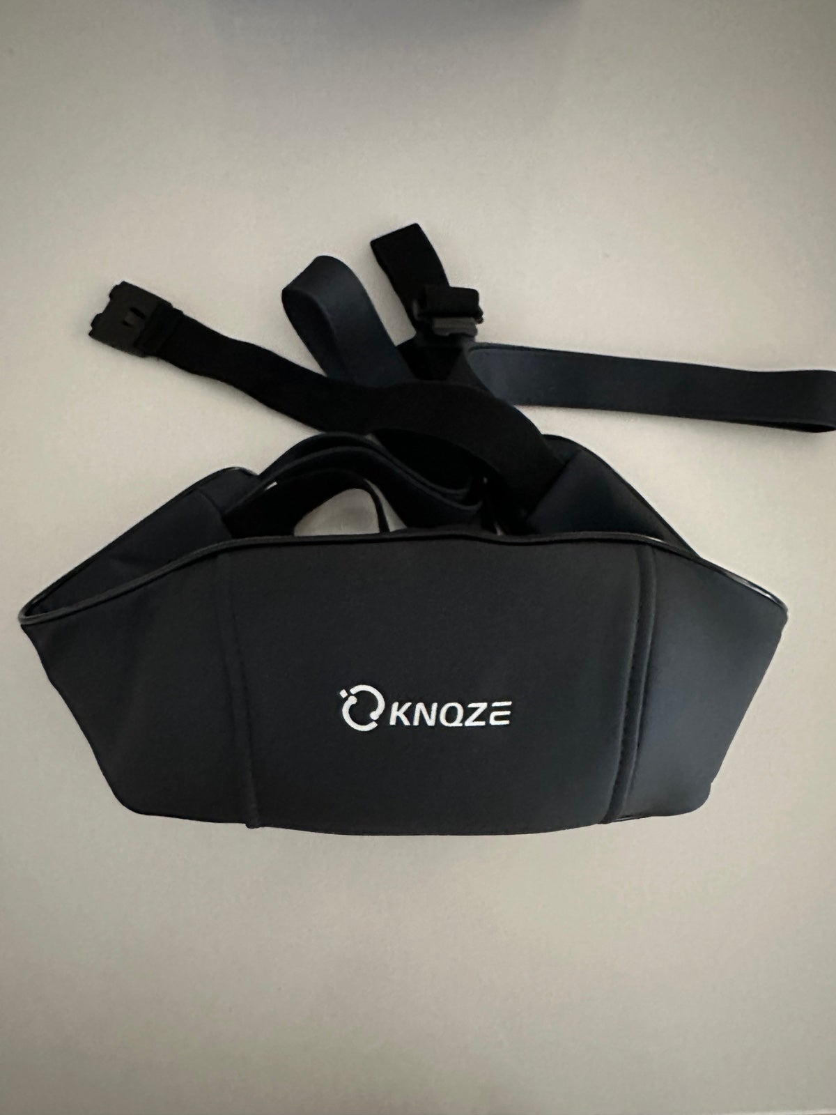 NIB KNQZE Shiatsu Neck & Shoulder Massager with Heat KN6