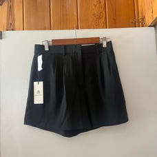 aritzia babaton shorts