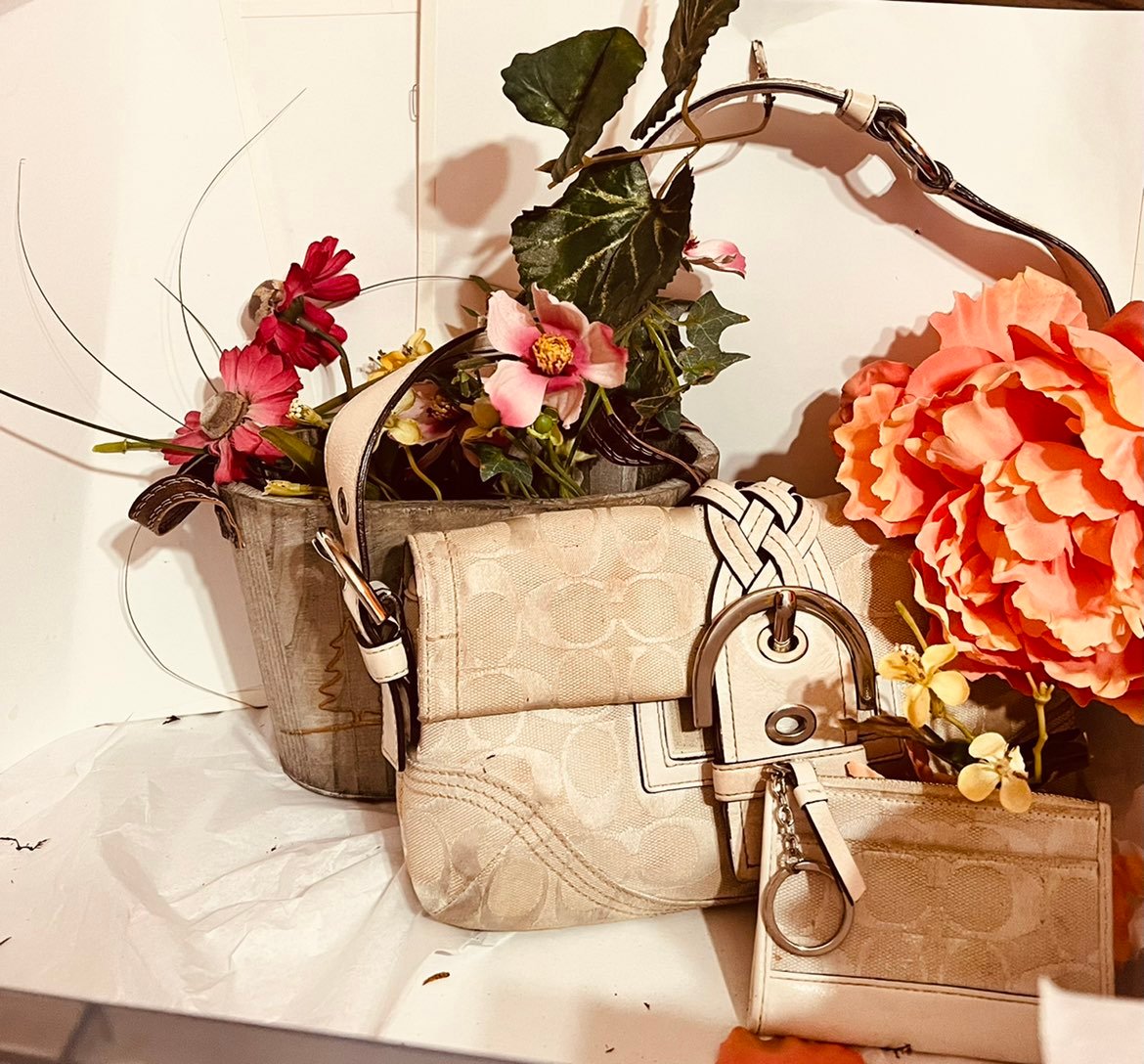 Vintage Off-white authentic coach purse