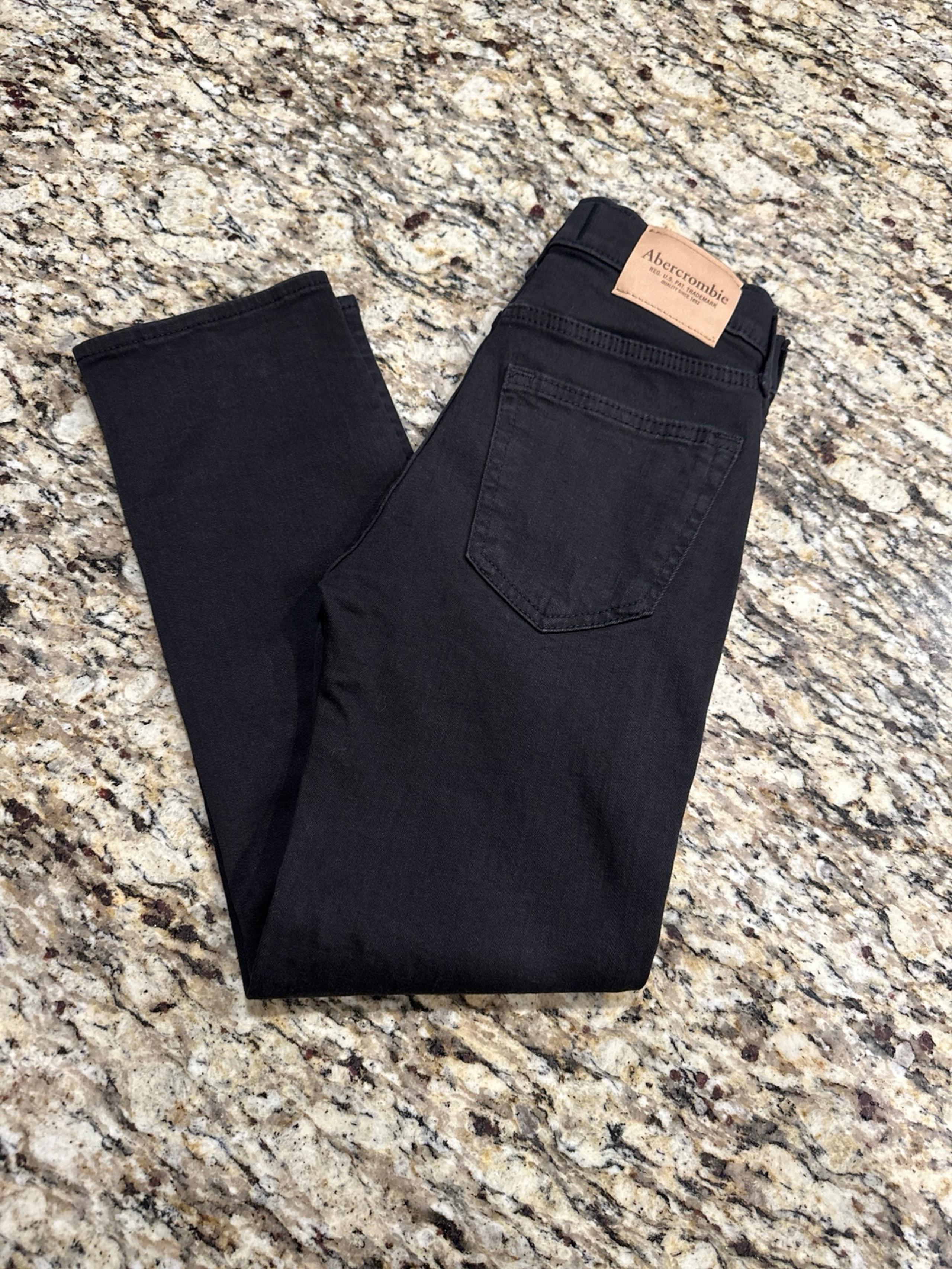 NWOT boys Abercrombie jeans size 9/10