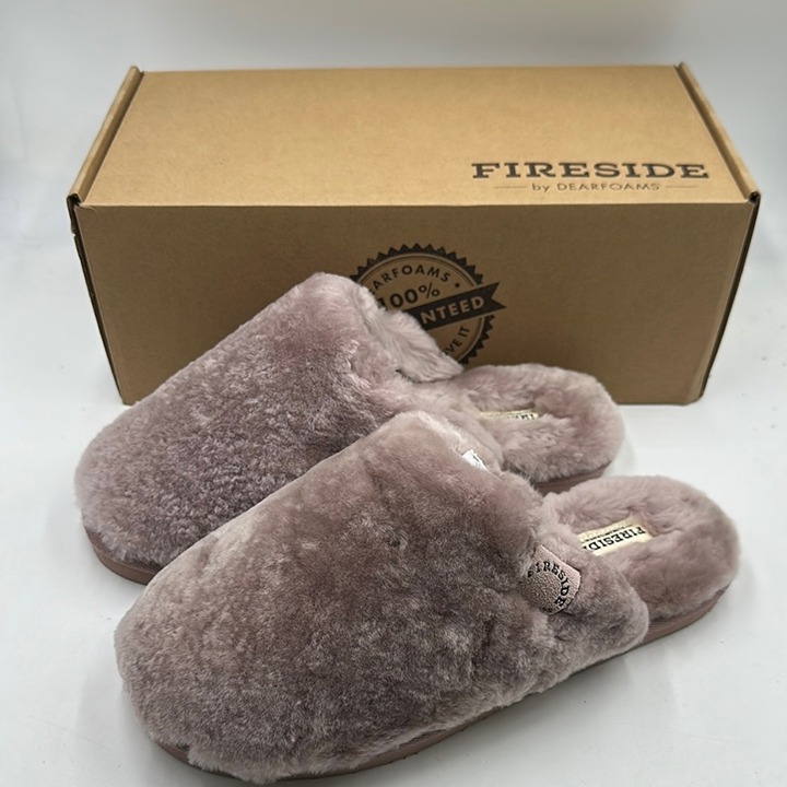 FIRESIDE super-soft shearling slippers, Dusty pink size 9 New in box