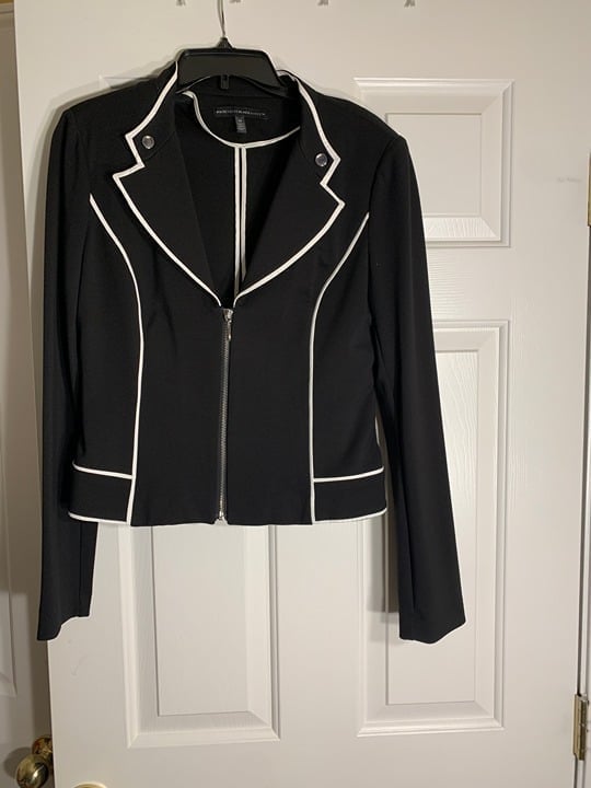 Black & White Zip-Up Blazer Top (Women’s Size 10)