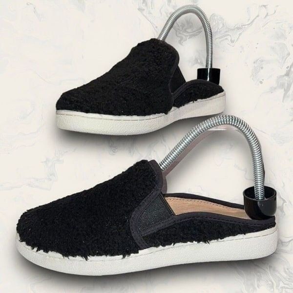 UGG Luci Slip On Sneakers Comfort Slip On Shoes Shaggy Black Wool Women's Size 6