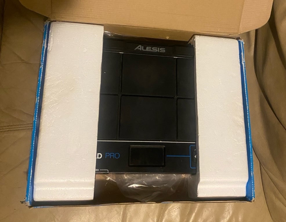 Alesis SamplePad Pro 8-Pad Percussion and Triggering Instrument For parts/Repair