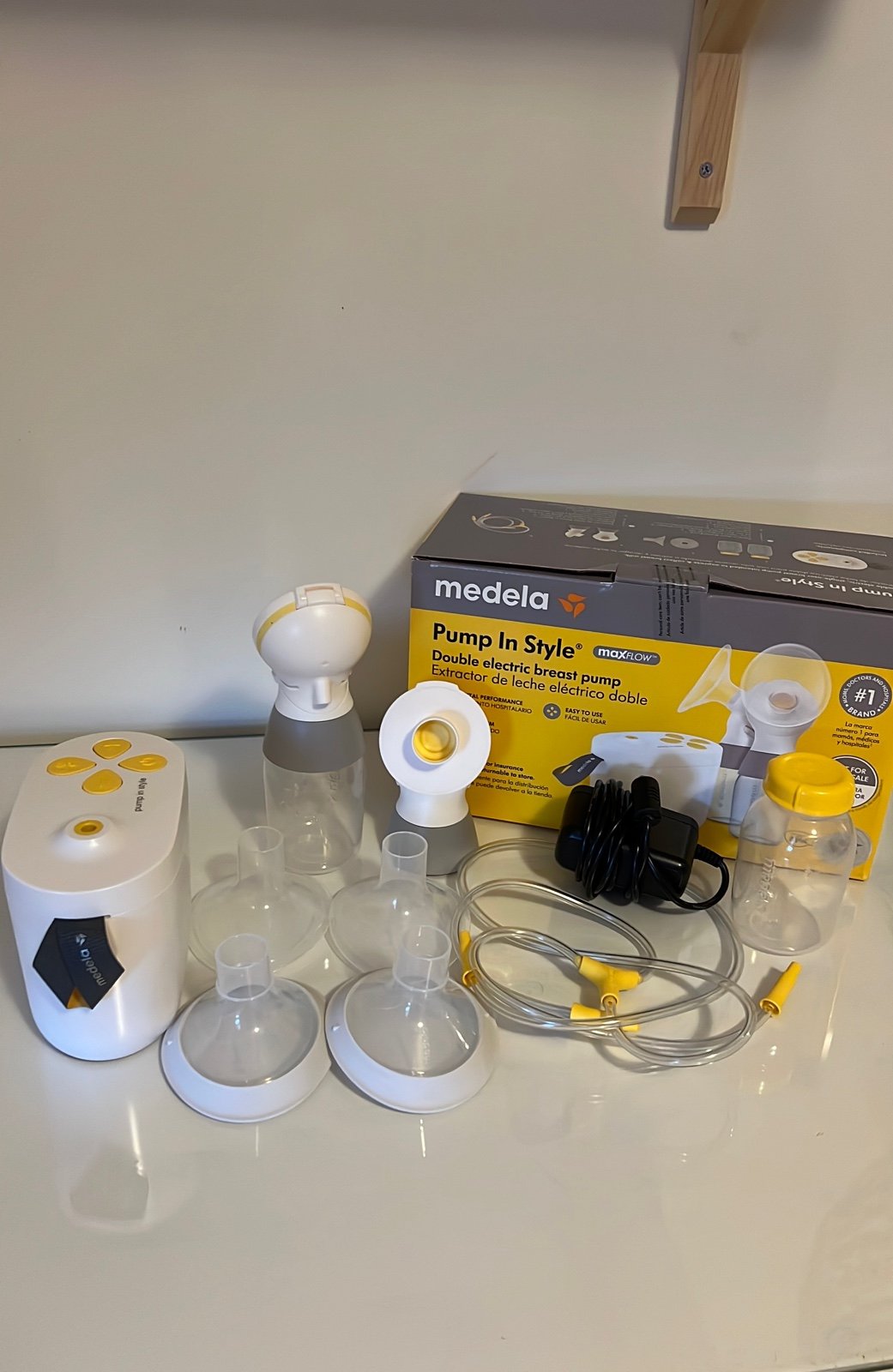 Medela max flow pump in style breast pump