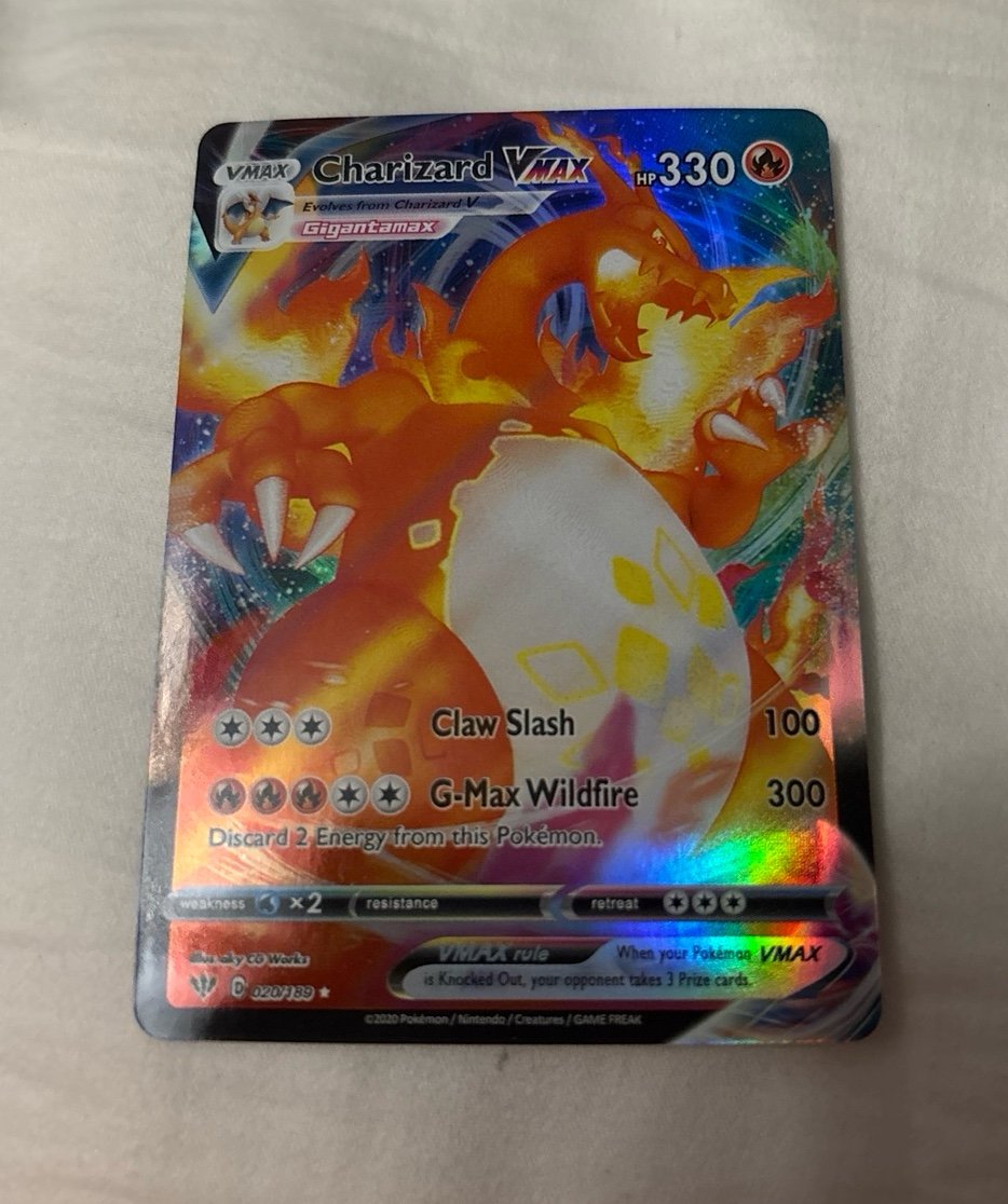 Charizard VMAX Holographic Pokémon Card