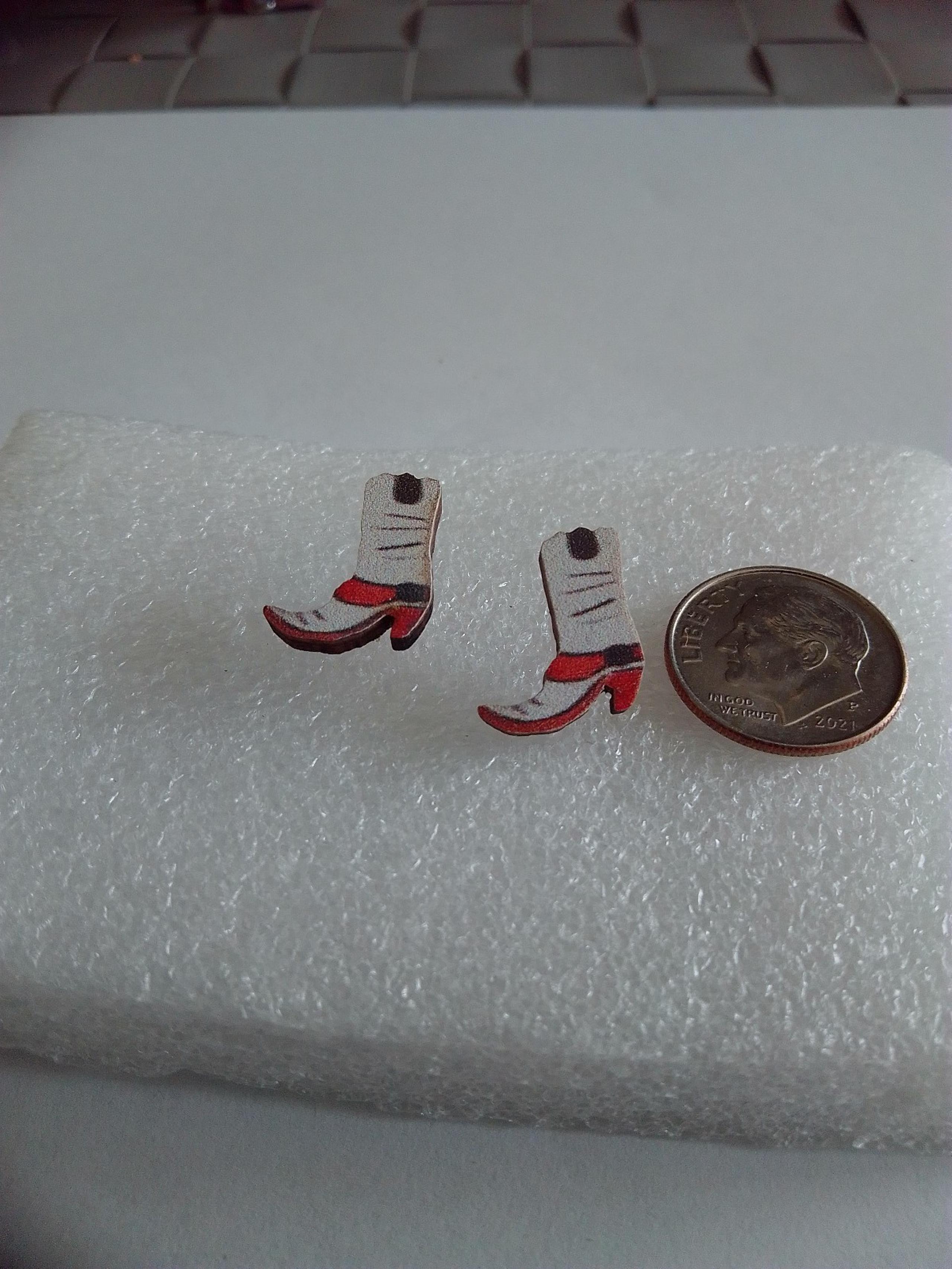 CUTE COWGIRL STUD EARRINGS GREAT PRICE