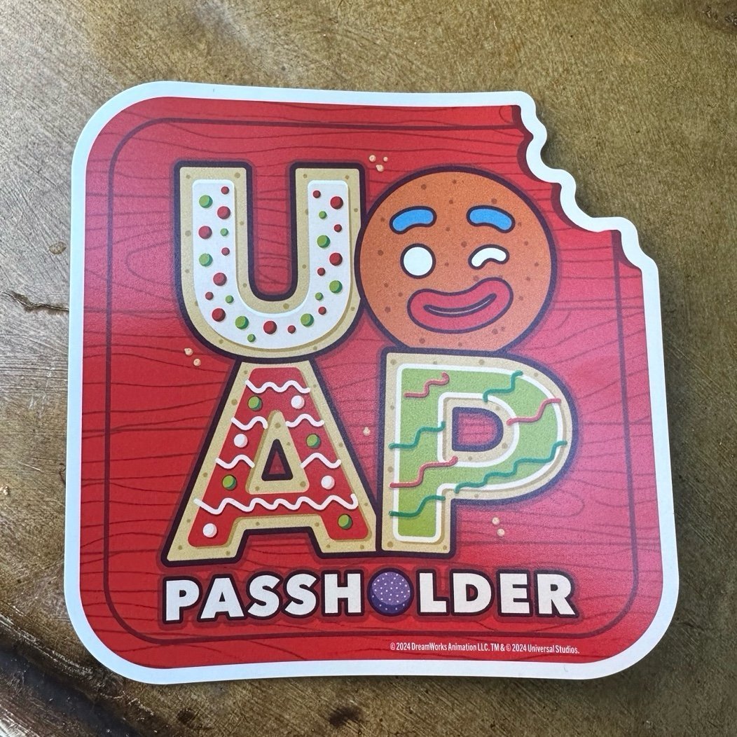 NEW Universal Studios Orlando UOAP Passholder Christmas Holiday Edition Magnet