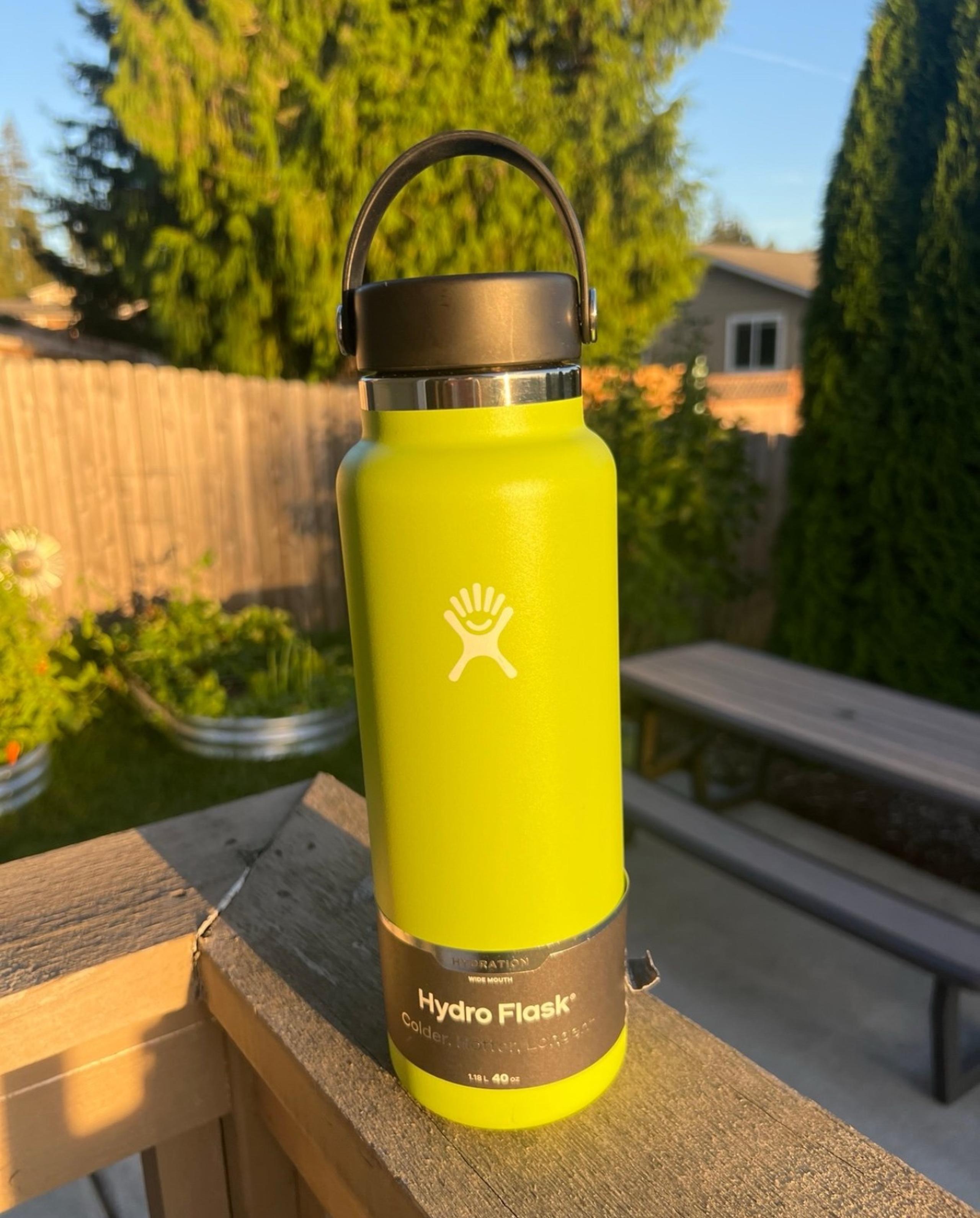 Hydro Flask 40oz Bottle in Seagrass