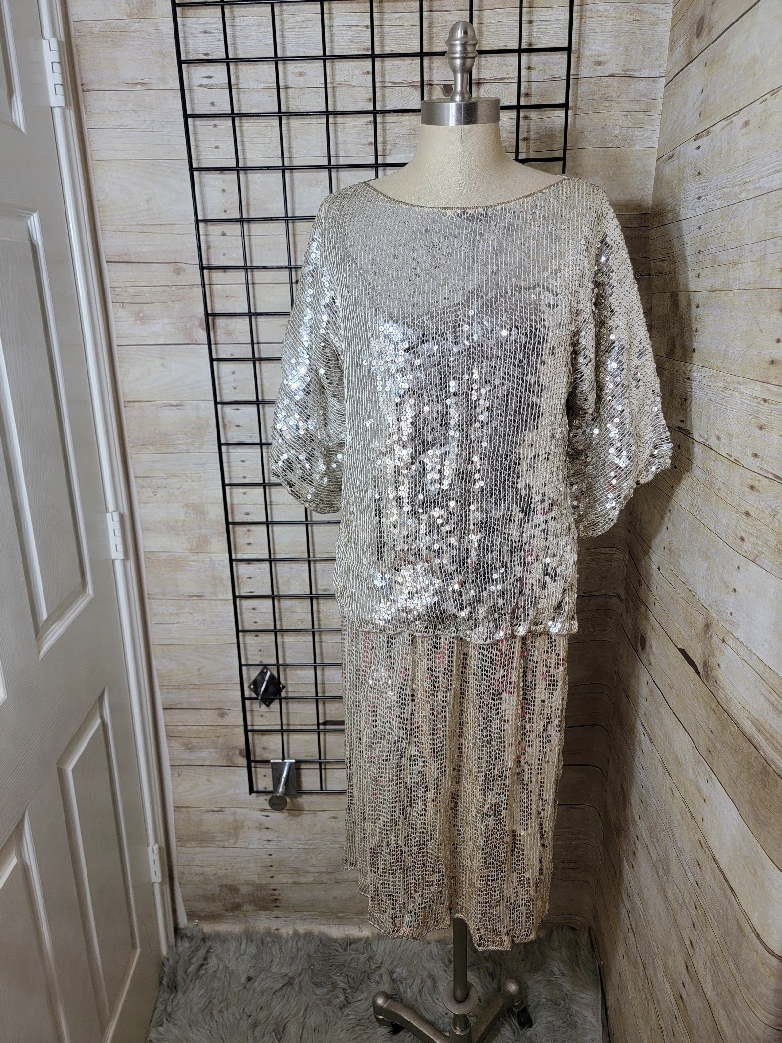 Vintage shomax silk sequined 2pc dress.