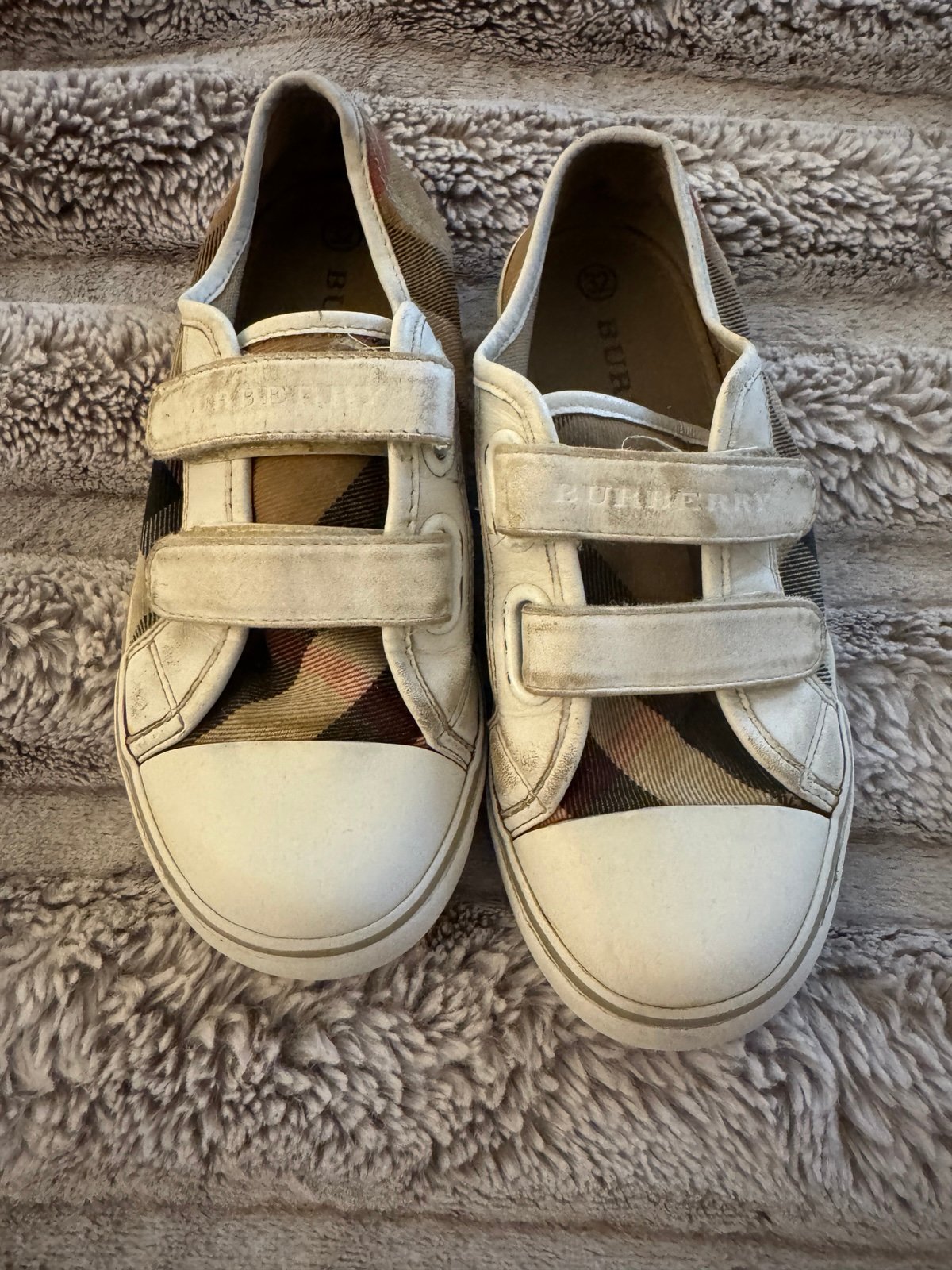 Burberry Sneakers 32/1