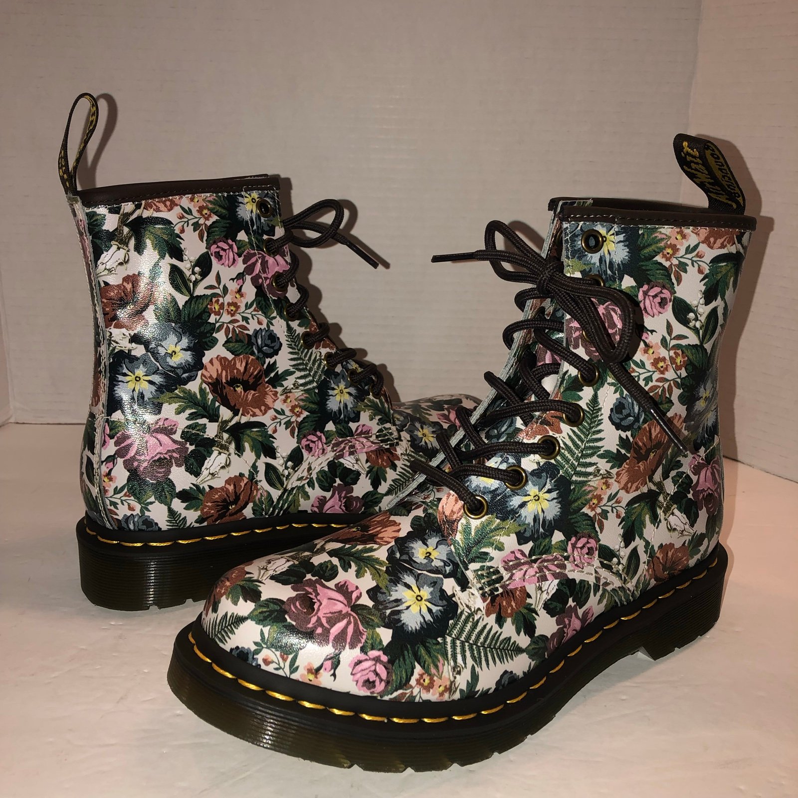 New Dr. Martens Women’s English Garden Floral 1460 Combat Boots Shoes sz 7