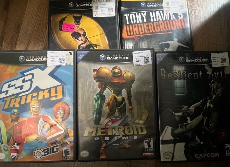 GAMECUBE CASE AND MANUAL BUNDLE
