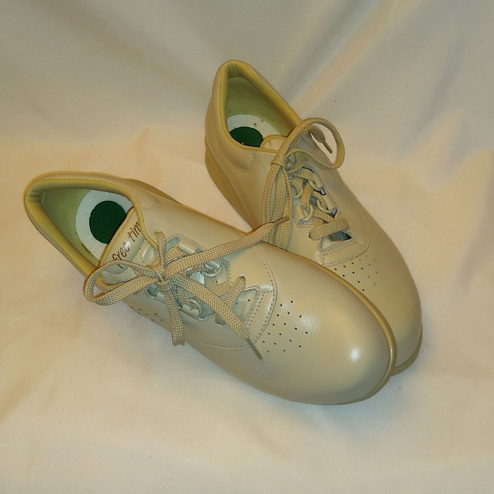 SAS women's almond size 10 M orthopedic shoes.