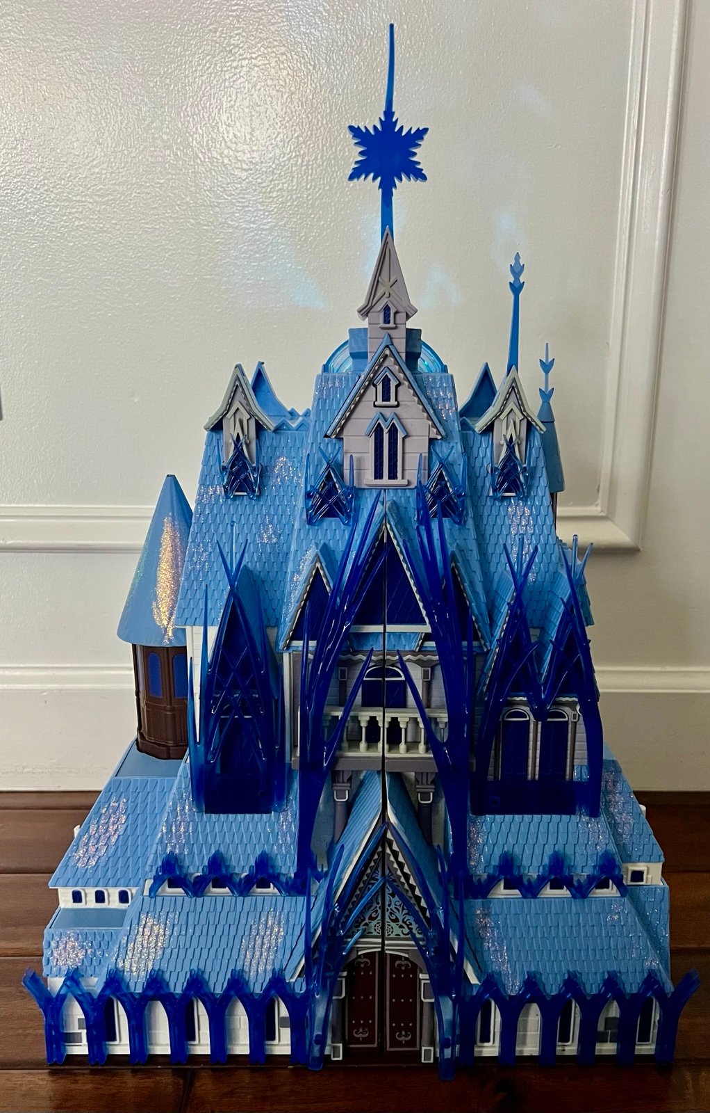 Disney Store Animator’s Collection Frozen 2 Ultimate Arendelle Castle 18”