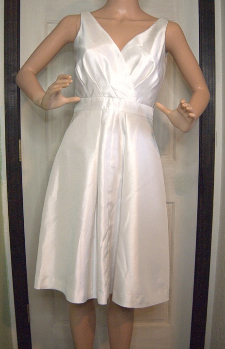 White Fit and Flare Dress Sleeveless A-Line Knee-Length Size 2