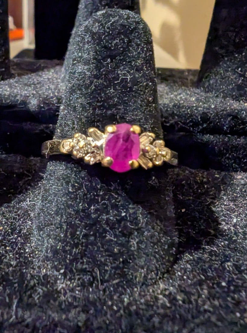 10 k yellow gold ruby and diamond ring