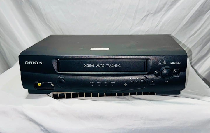 Orion VR313 VHS Player – Reliable Playback with Classic Design!