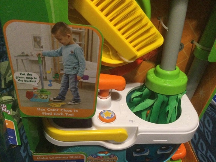 Leapfrog mop and bucket