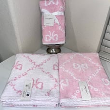 4-PIECE NWT LAURA ASHLEY PINK AND WHITE COQUETTE BOW DESIGN TOWEL SET