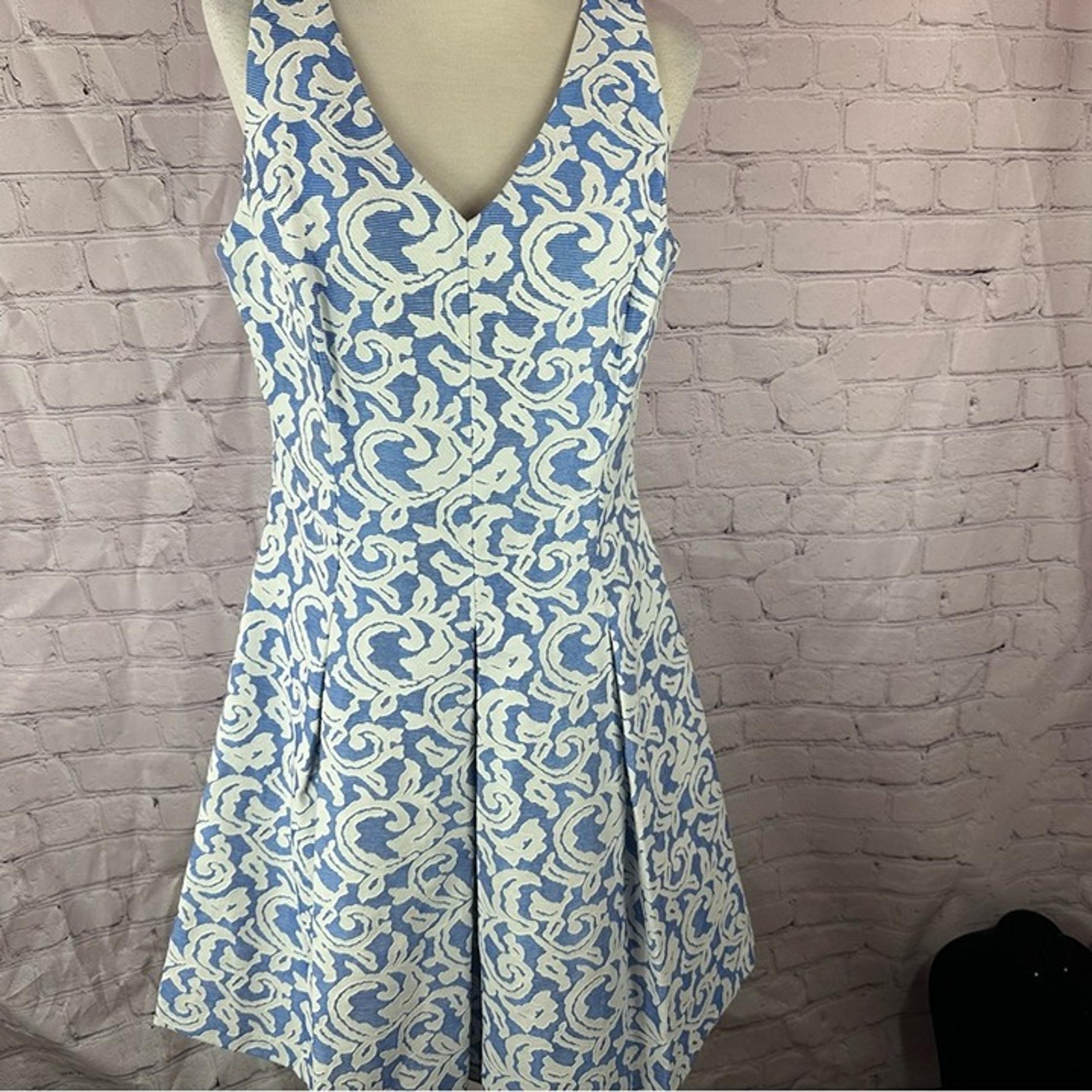 Taylor Blue White Floral fit & flare sleeveless Mini Dress sz 12 cotton blend