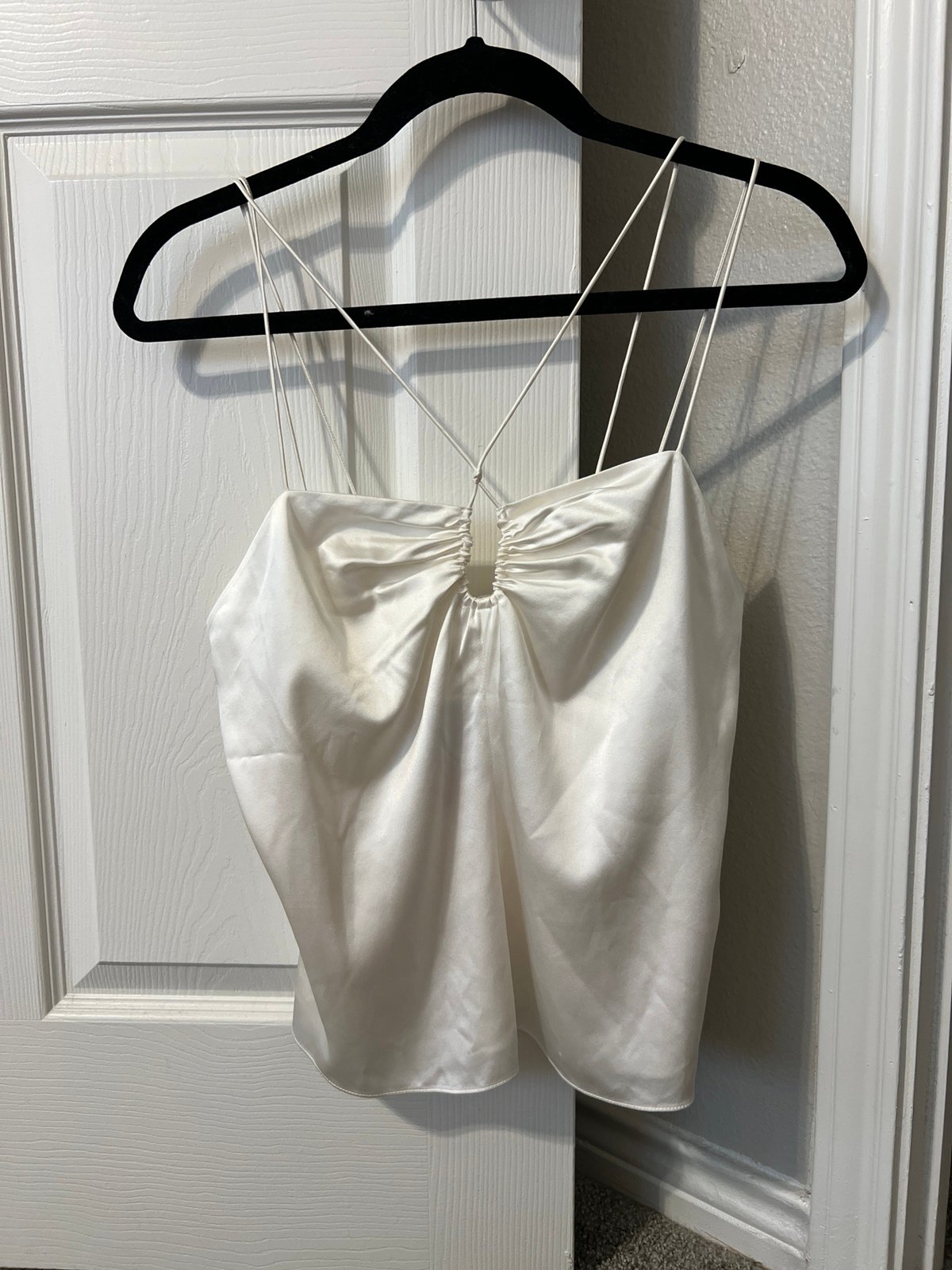 Frame Delicate Tie Keyhole Tank