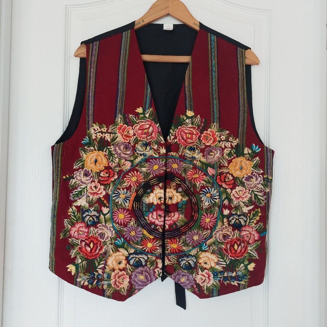 Vintage Guatemalan Floral Embroidered Vest Size Large