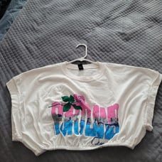 Portland Oregon Womens med/lar crop top