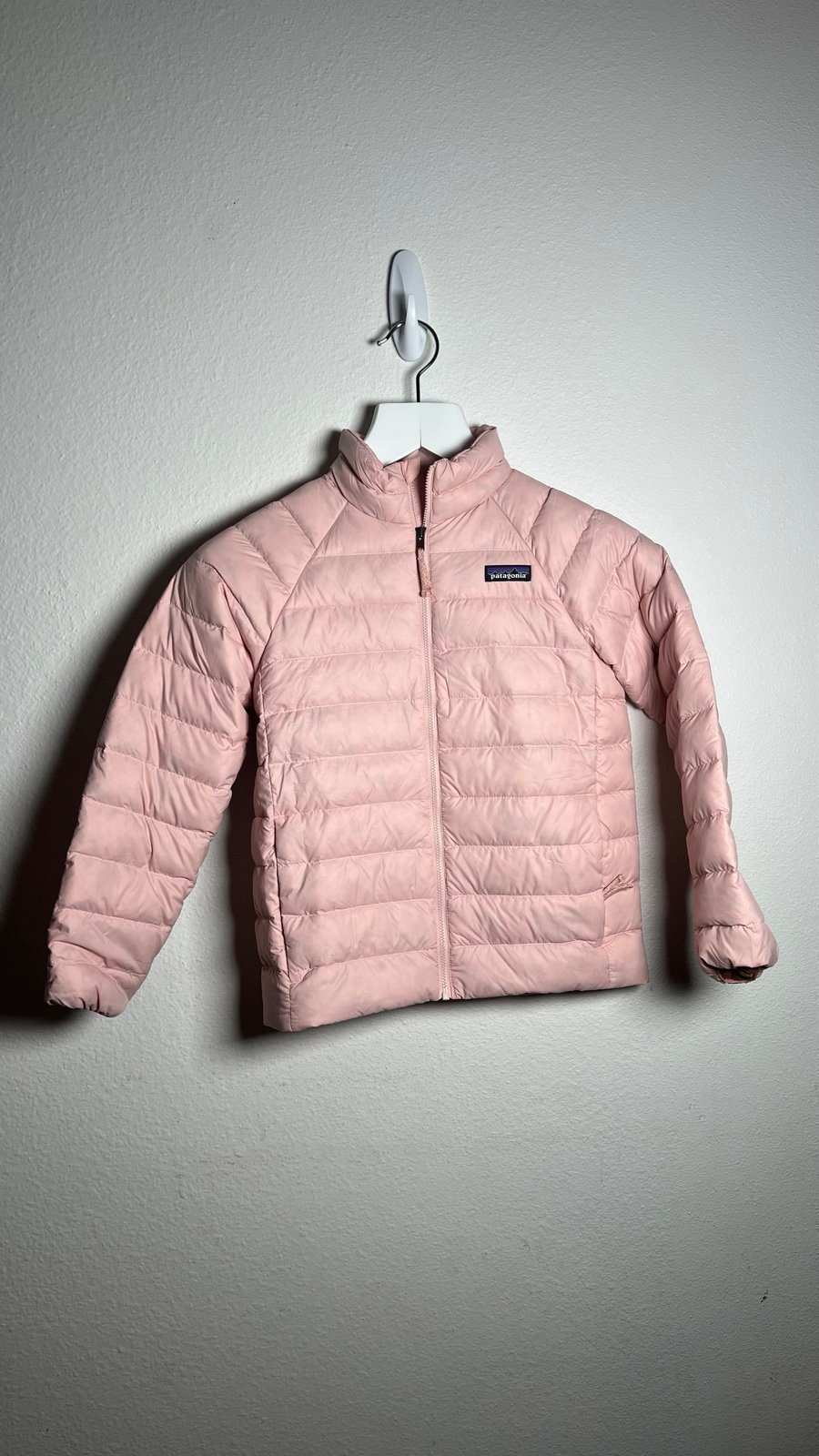 Patagonia Kid Down Sweater Size M(10) in Mallow Pink