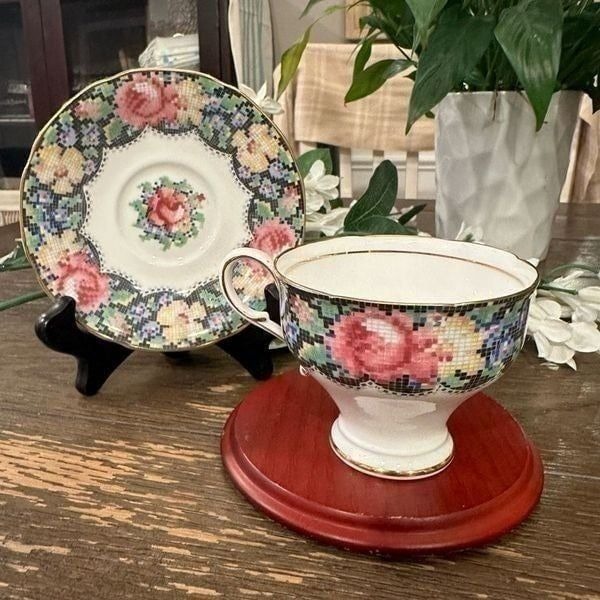 Paragon Gingham Rose, Teacup & Saucer Set, Needle Point Chintz 17800 vintage