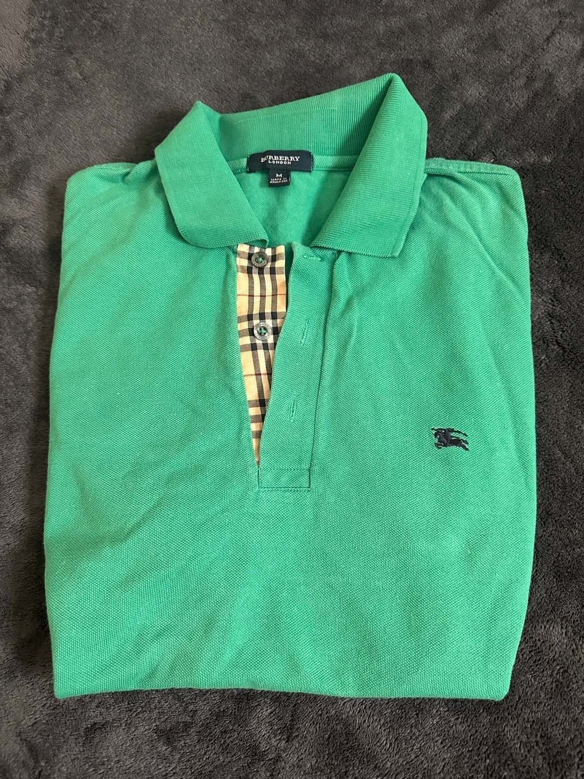 Burberry polo shirt for men in green Sz M