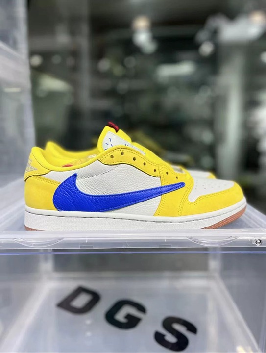 Travis Scott x Air Jordan 1 Retro Low Canary Yellow Size us=9.5