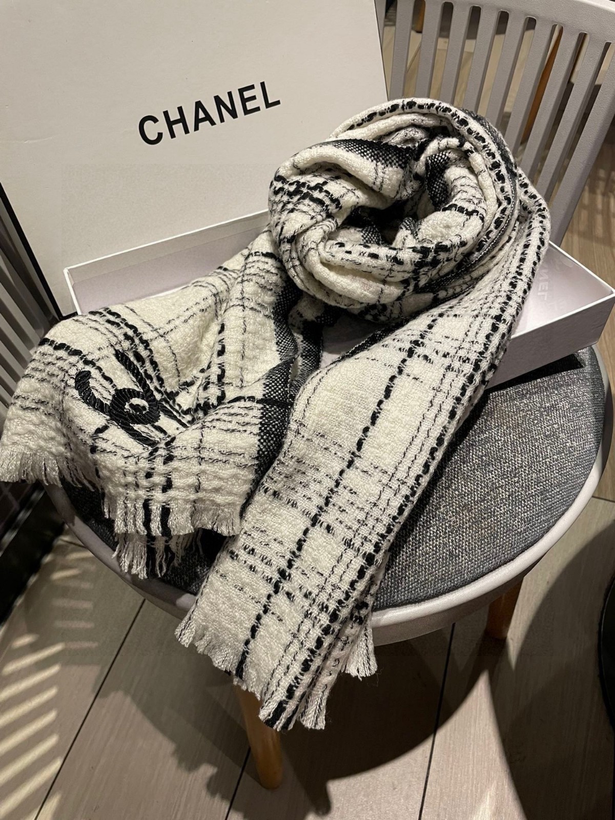 Fashion striped scarves