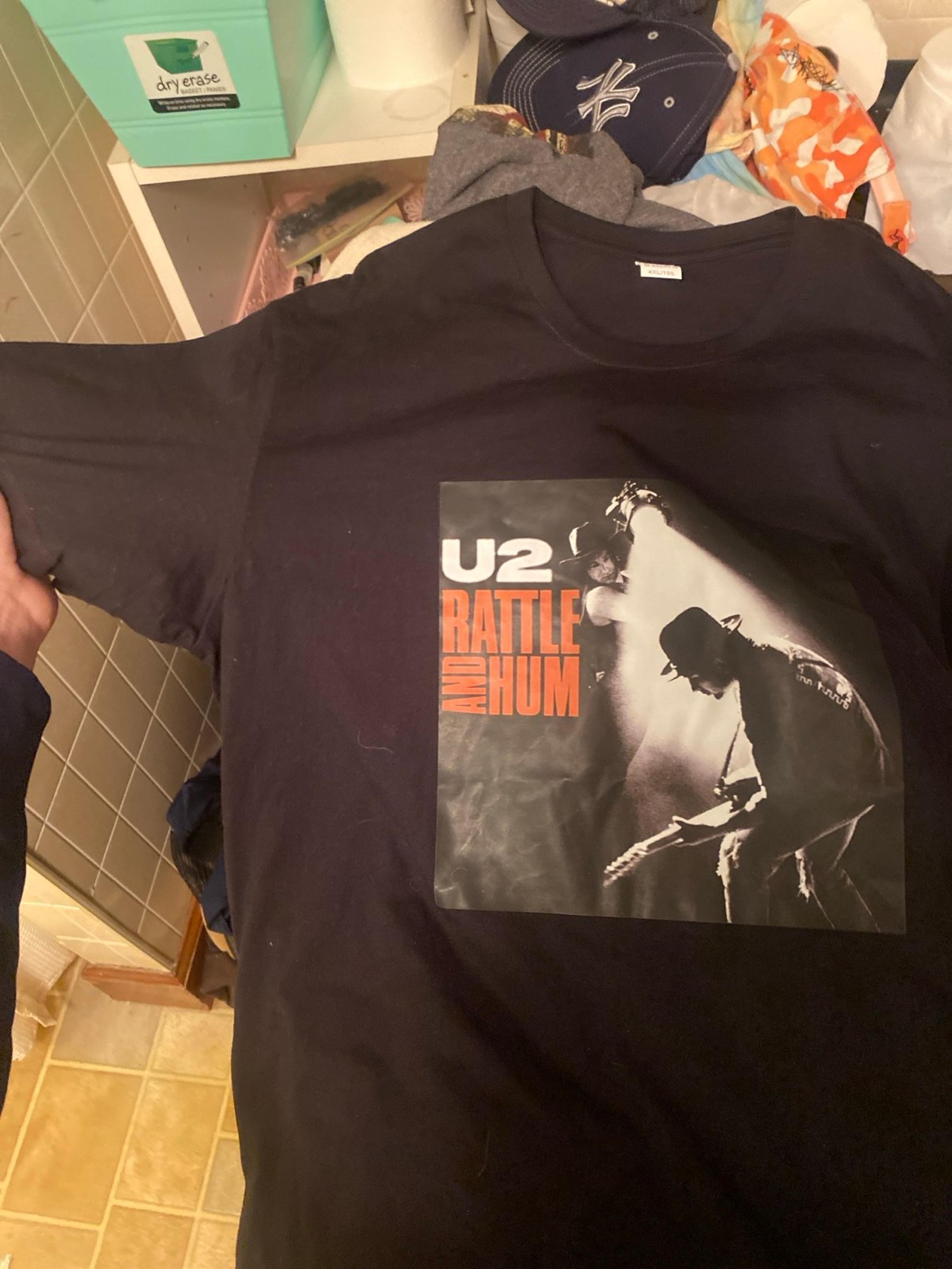 U2 women’s size 4X concert vintage U2 T-shirt