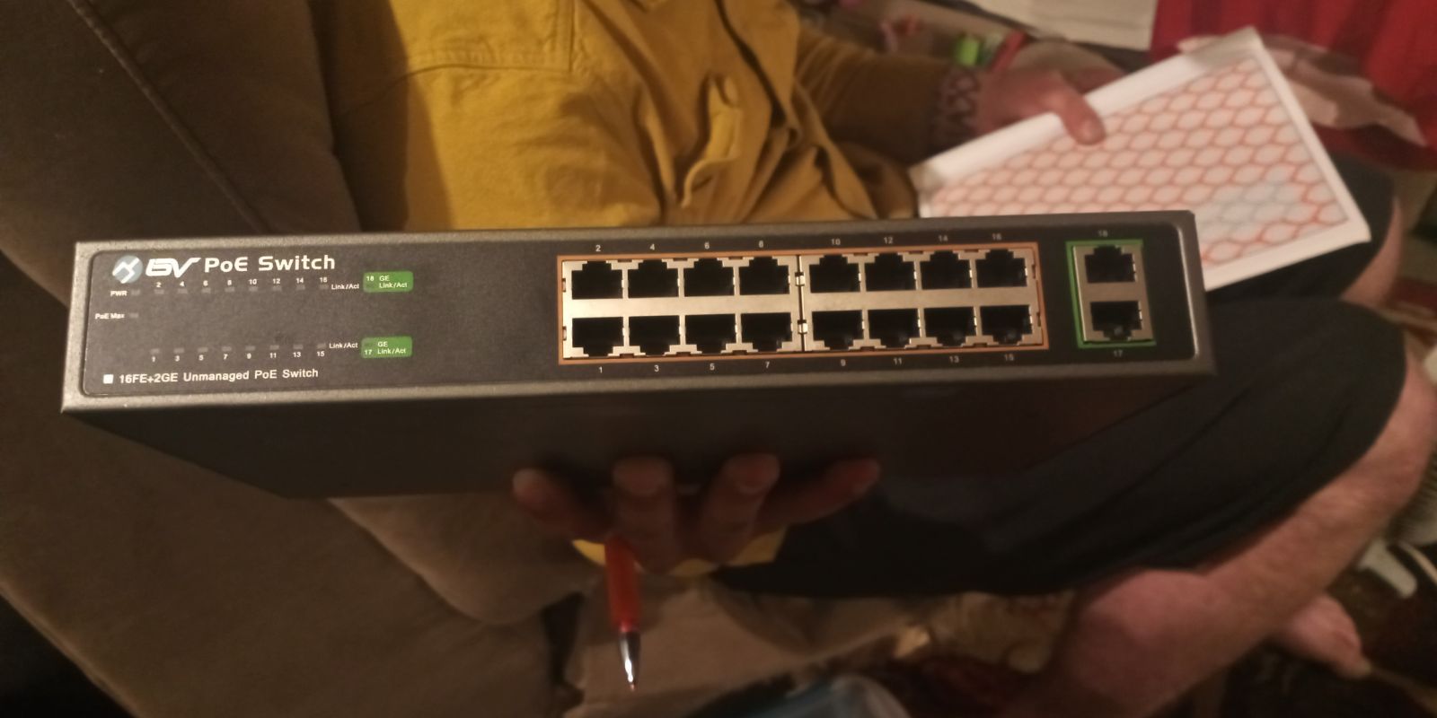 BV, POE-SW1602A is a 16-Port 10/100Mbps
