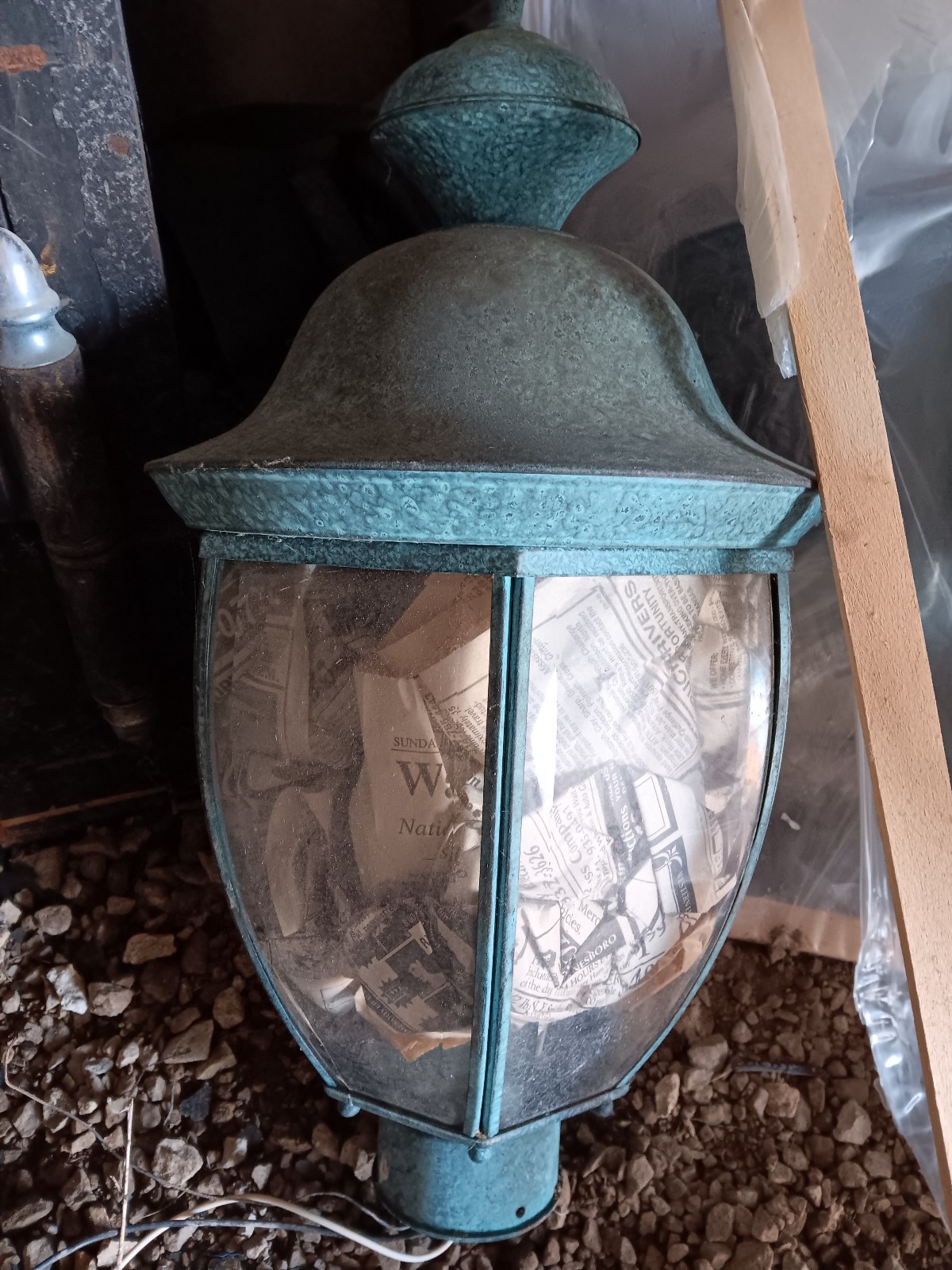 Outdoor lighting fixtures
