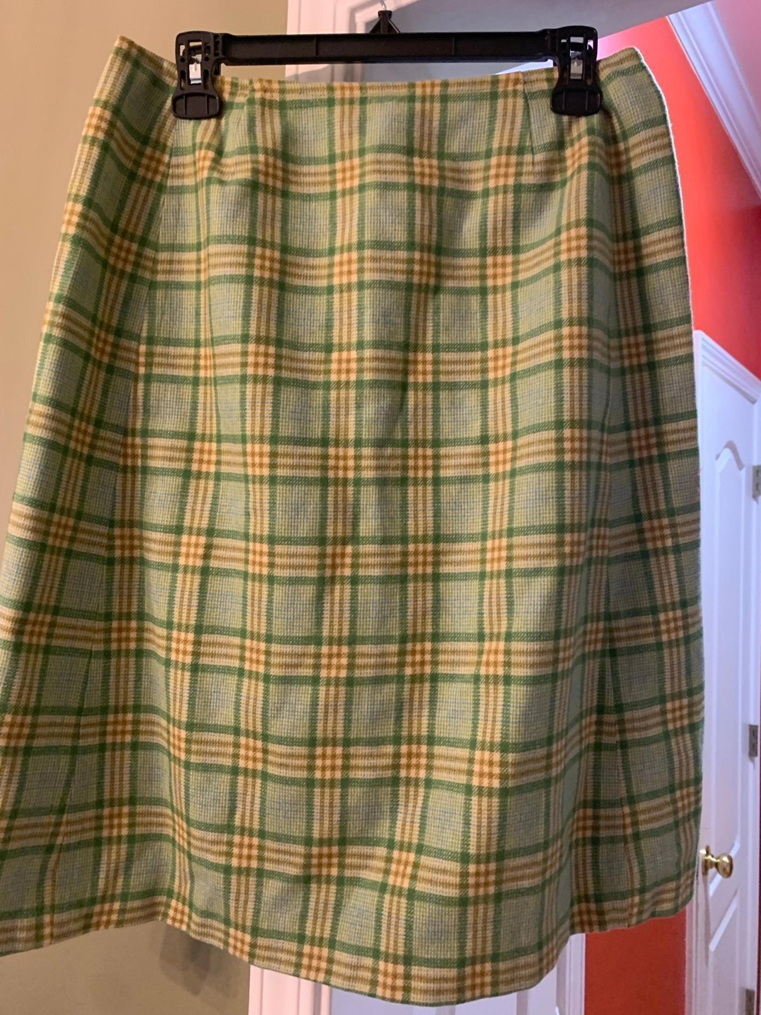 Like new! Vintage wool skirt