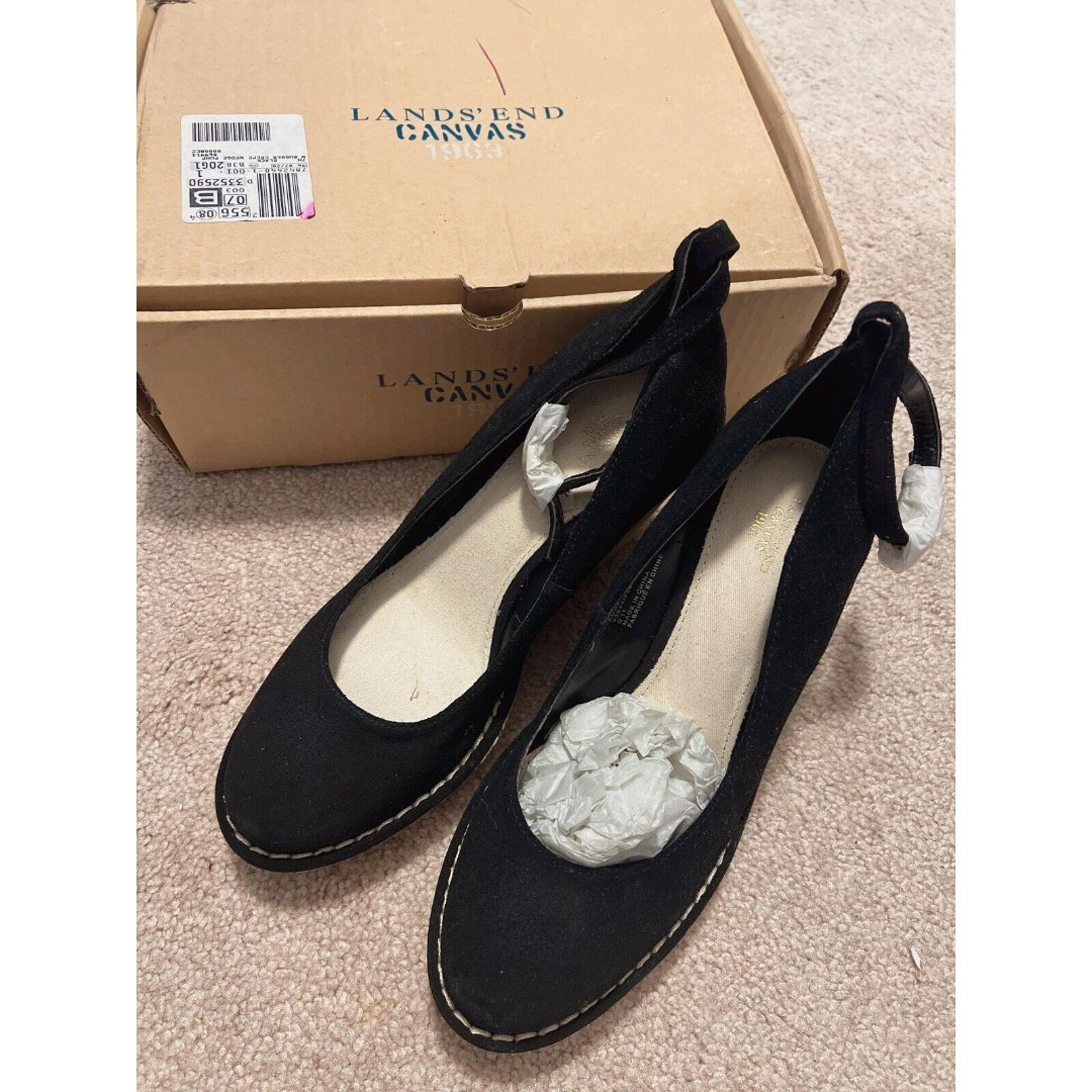 Lands End womens femme Black Suede wedge Pumps Size7.5B NWT