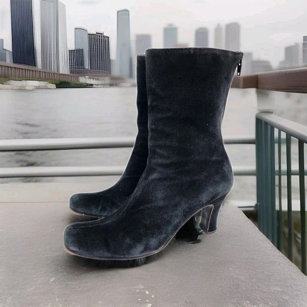 Giorgio Armani Women's Velvet Black Ankle Boots US 7 Back Zip Heeled Booties