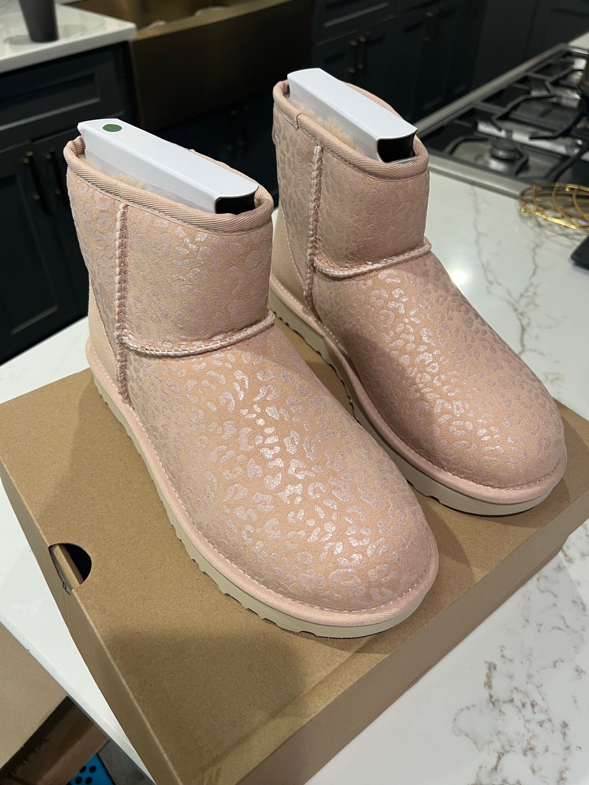 New UGG classic PINK ultra Mini snow leopard boots size 9