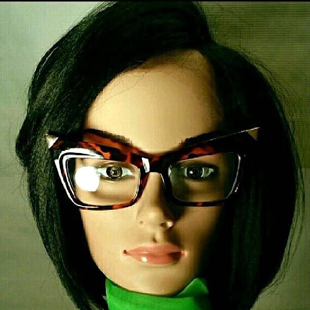 Celibrity Lace Front synthetic bob wig