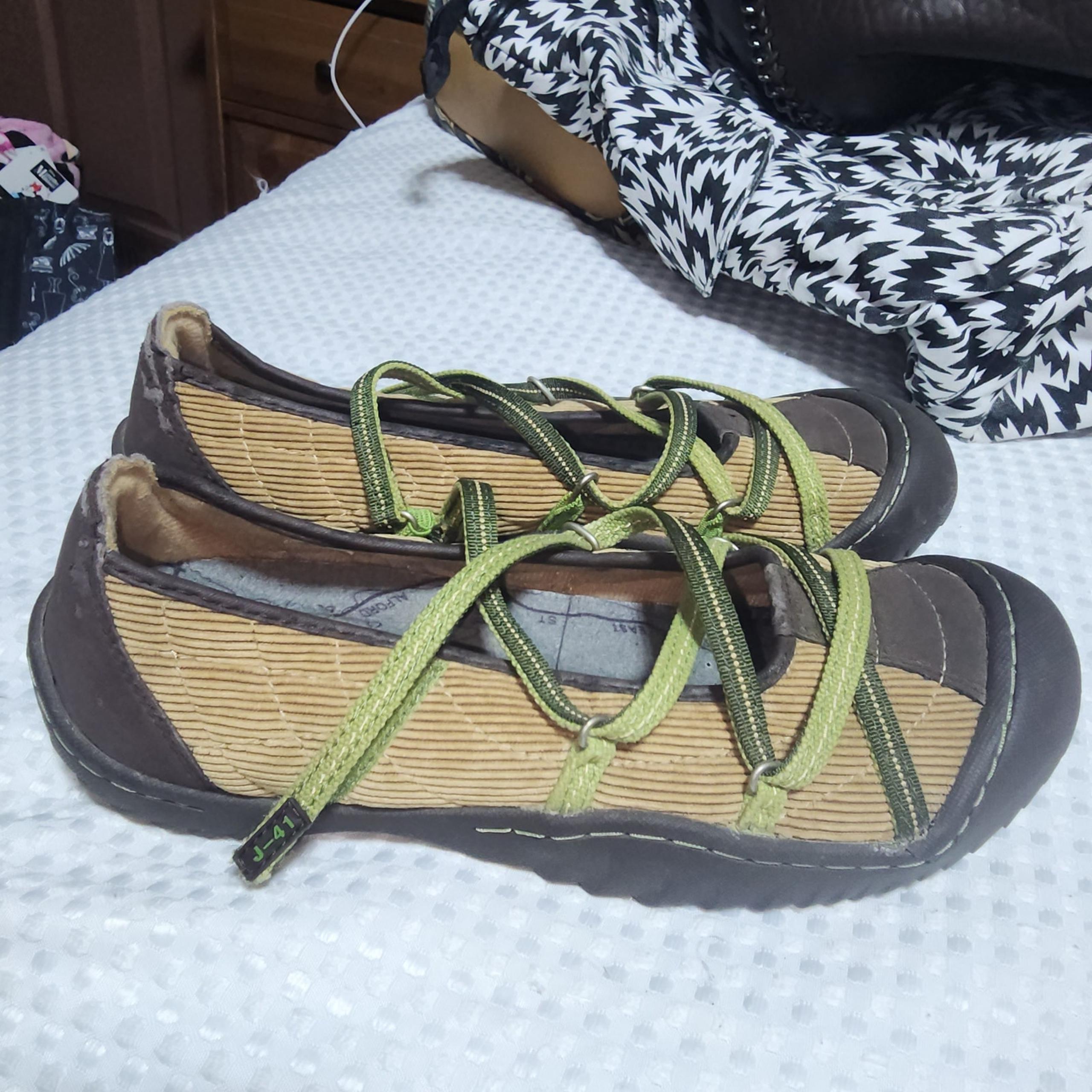 J-41 GREEN SHOES WOMENS SZ 10M STRAP ON JEEP OUTDOOR SANDALS SHIES