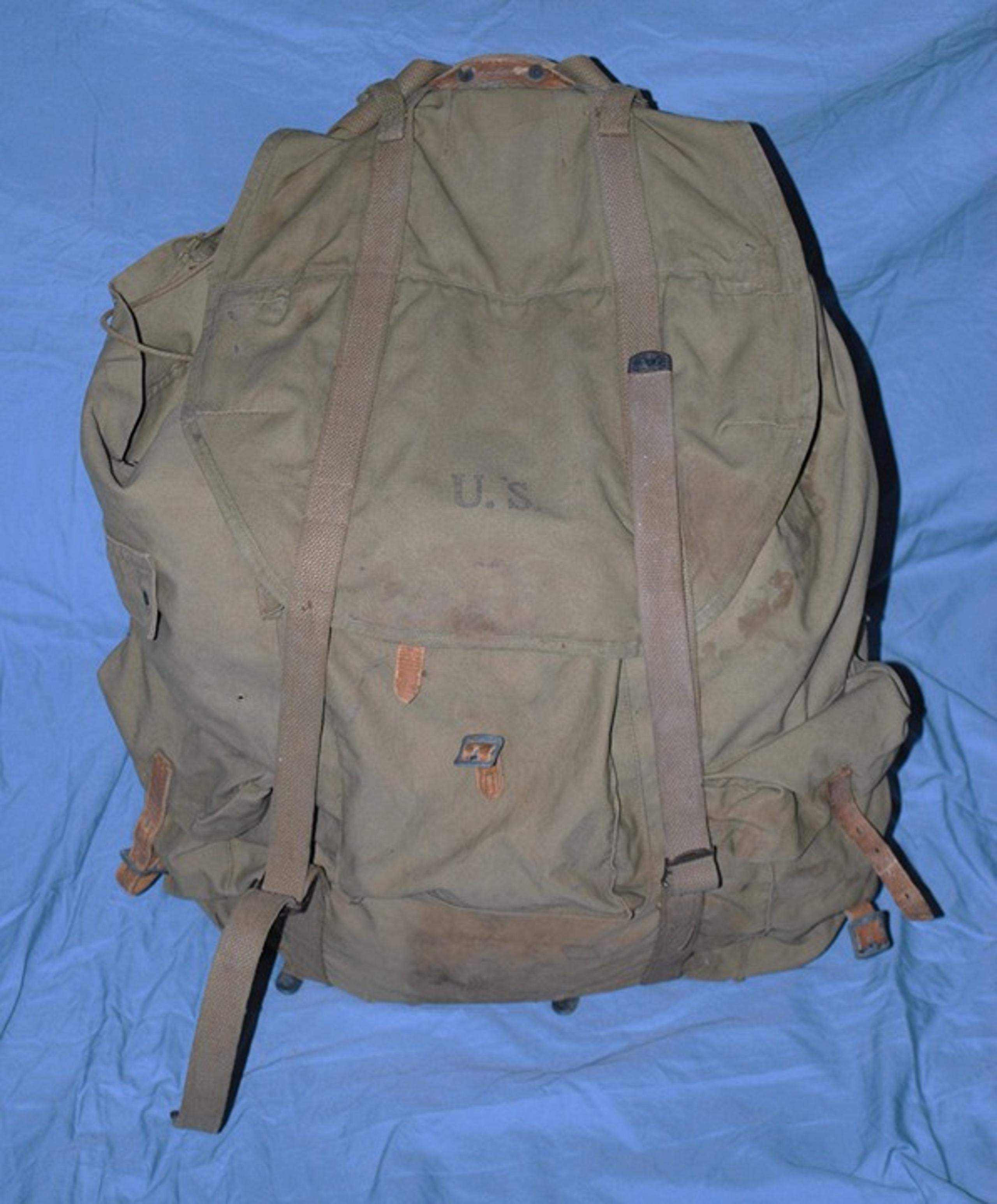 USGI WWII US Army Mountain Rucksack with Frame, Shoulder Straps Good condition