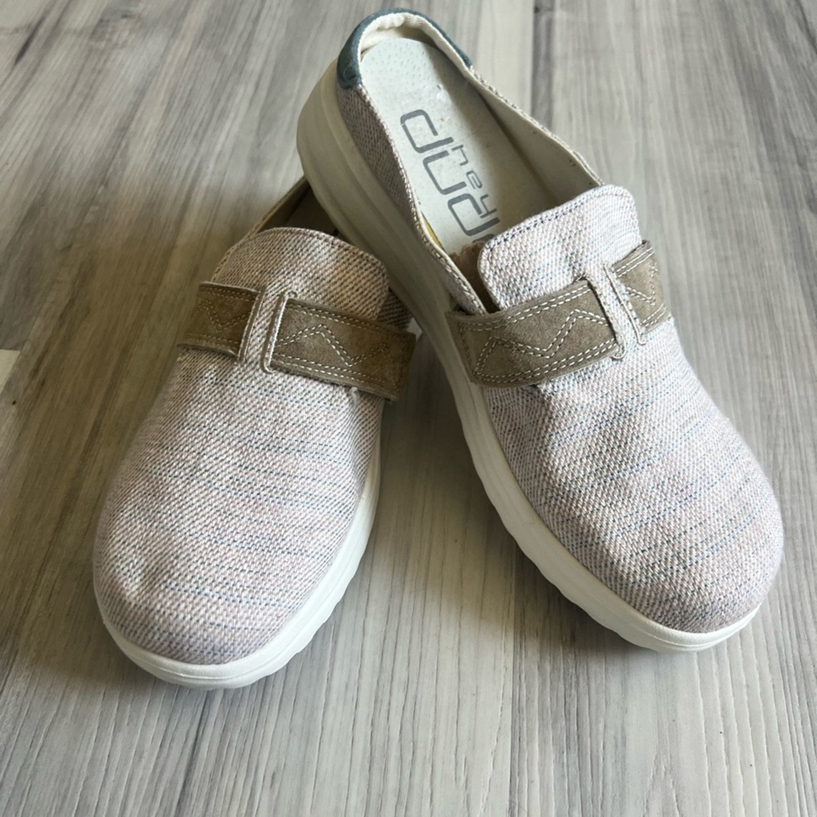 Hey Dude Nora Pink‎ Peony Clog Slip on's size 7 NWOT