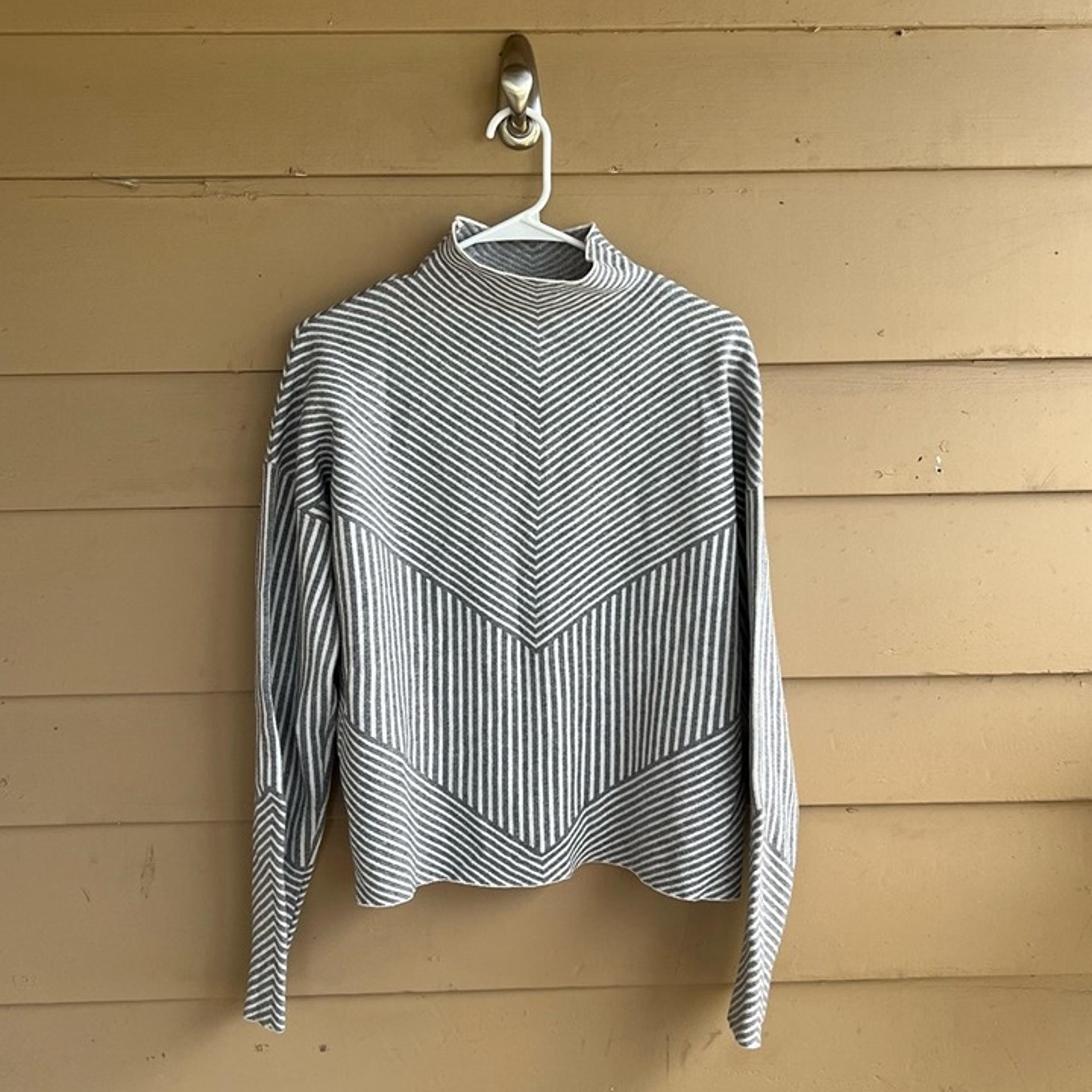 Cynthia Rowley Mock Neck Geometric Crop Sweater Size XL Minimalist Casual Winter