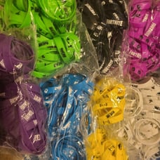 Fortnite 25 Cinch Sacks 50 Wristbands